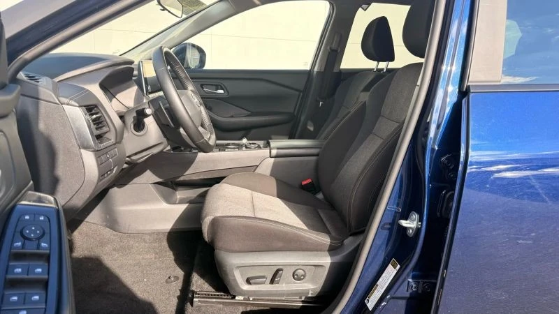 2025 Nissan Rogue - Image 12 of 12