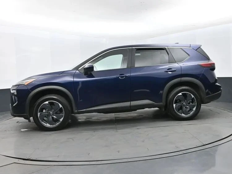 2025 Nissan Rogue - Image 5 of 12