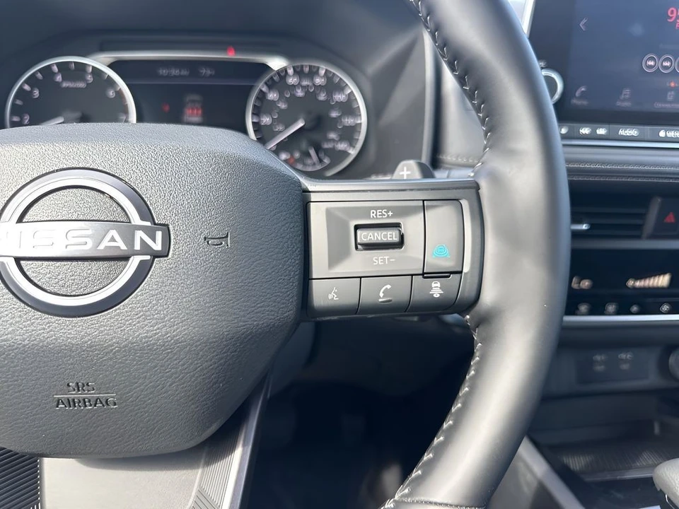 2025 Nissan Rogue - Image 15 of 21