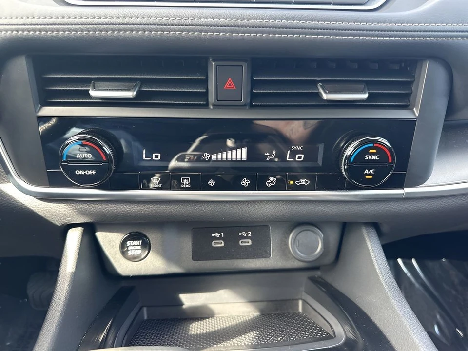 2025 Nissan Rogue - Image 20 of 21
