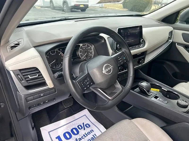 2025 Nissan Rogue - Image 6 of 12
