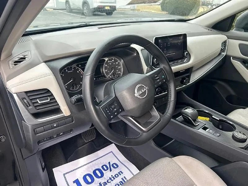 2025 Nissan Rogue - Image 6 of 12