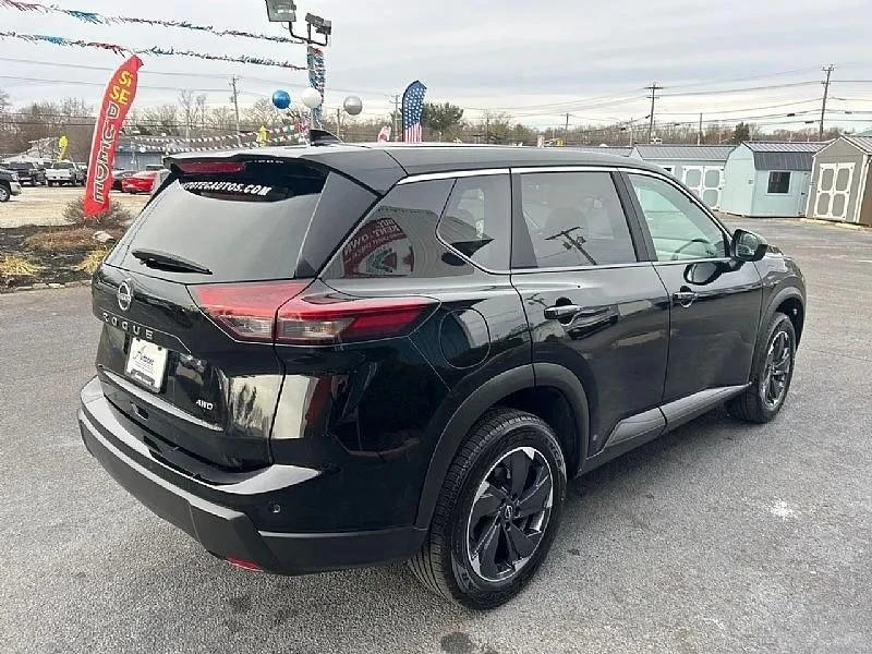 2025 Nissan Rogue - Image 3 of 12