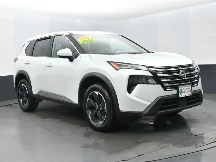 2025 Nissan Rogue - Image 2 of 12