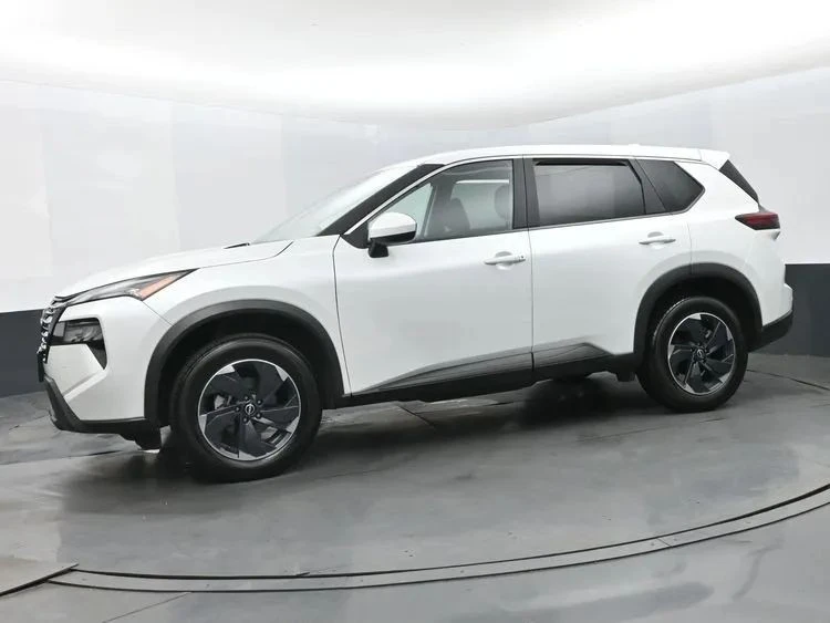 2025 Nissan Rogue - Image 5 of 12
