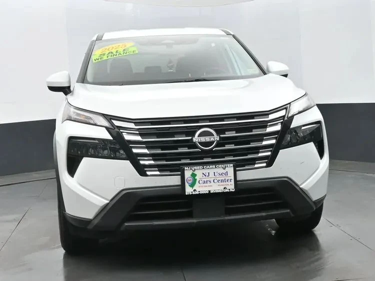 2025 Nissan Rogue - Image 3 of 12