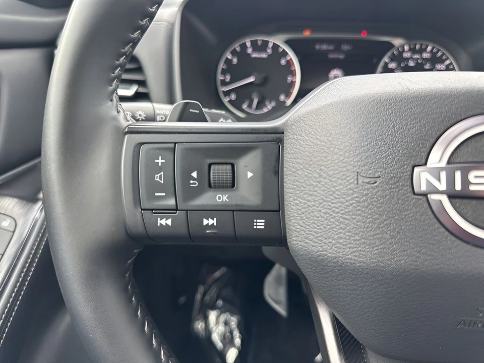 2025 Nissan Rogue - Image 14 of 21