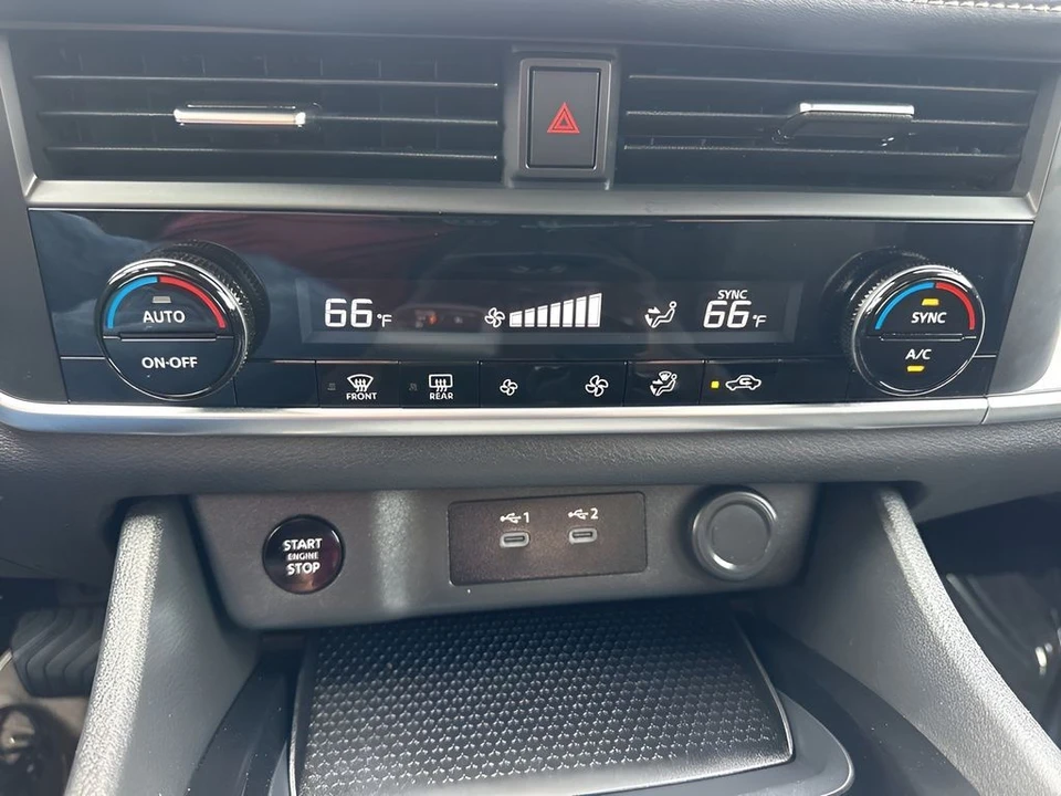 2025 Nissan Rogue - Image 19 of 21