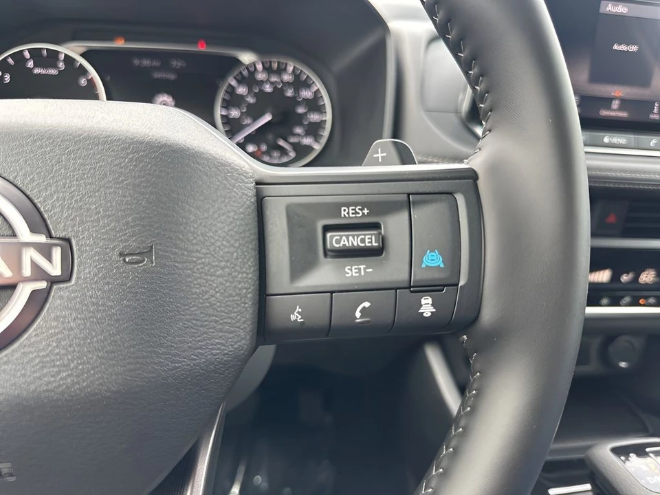 2025 Nissan Rogue - Image 15 of 21