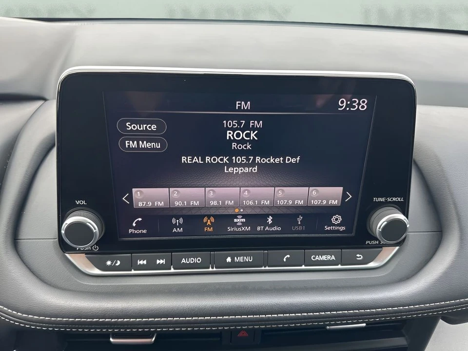2025 Nissan Rogue - Image 17 of 21