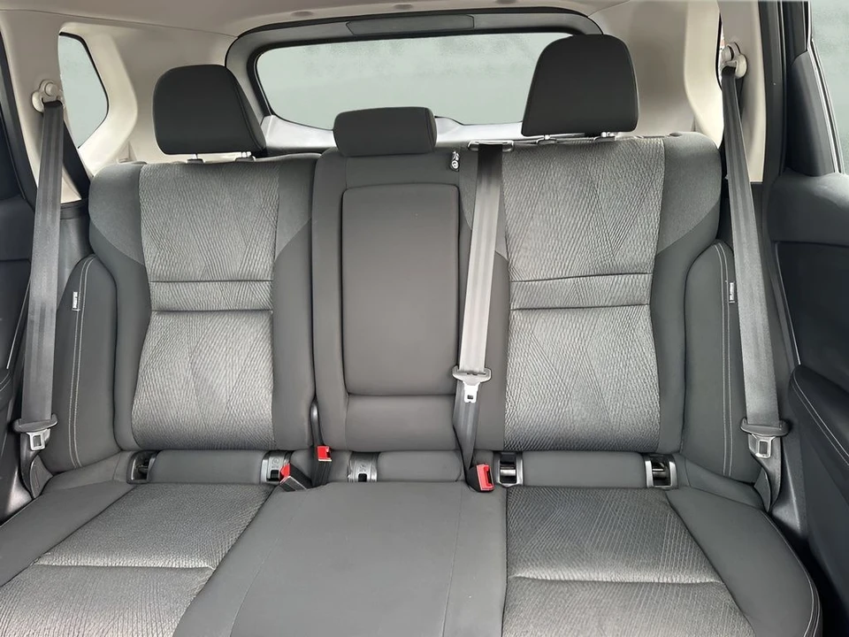 2025 Nissan Rogue - Image 11 of 21