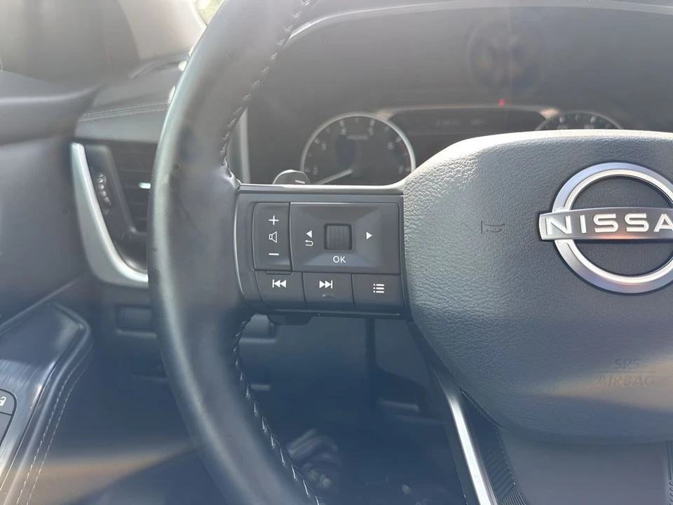 2025 Nissan Rogue - Image 14 of 21