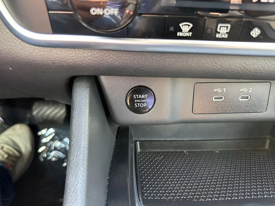 2025 Nissan Rogue - Image 20 of 21