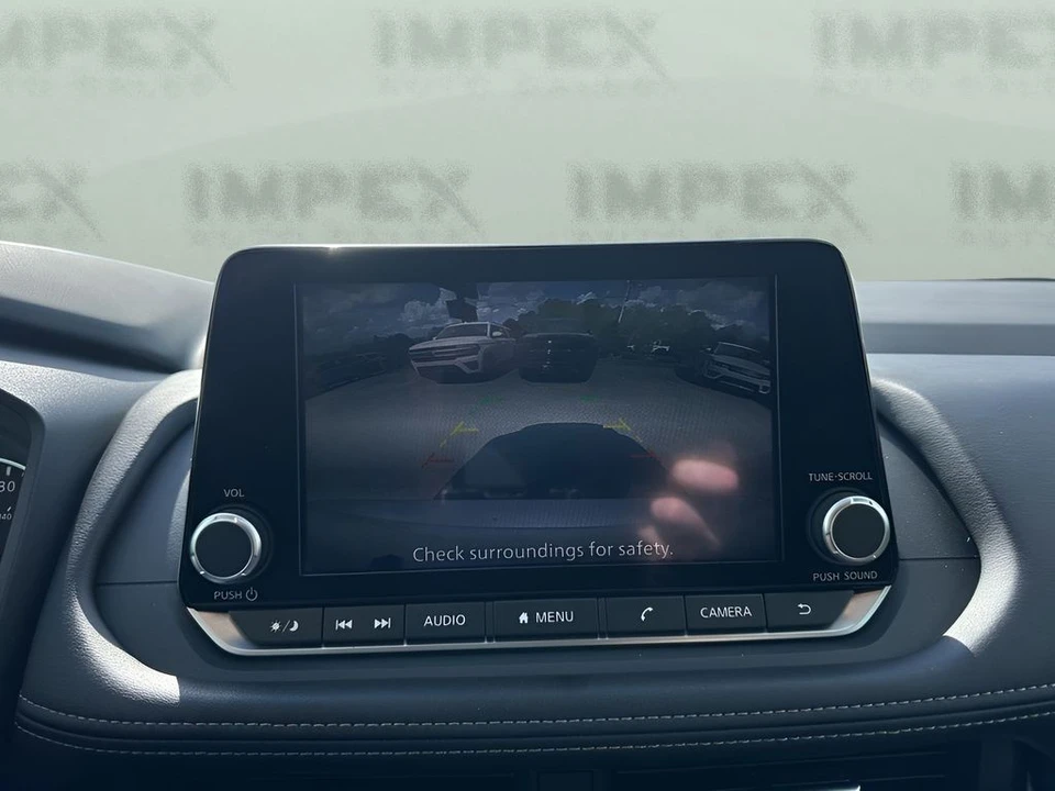 2025 Nissan Rogue - Image 18 of 21