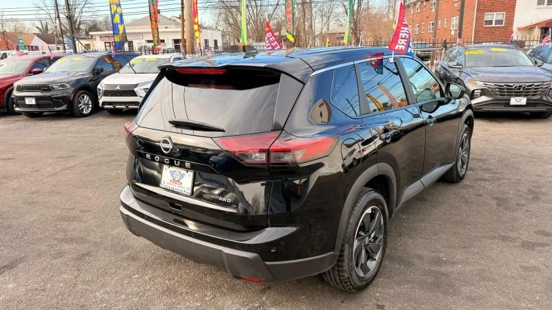 2025 Nissan Rogue - Image 7 of 12