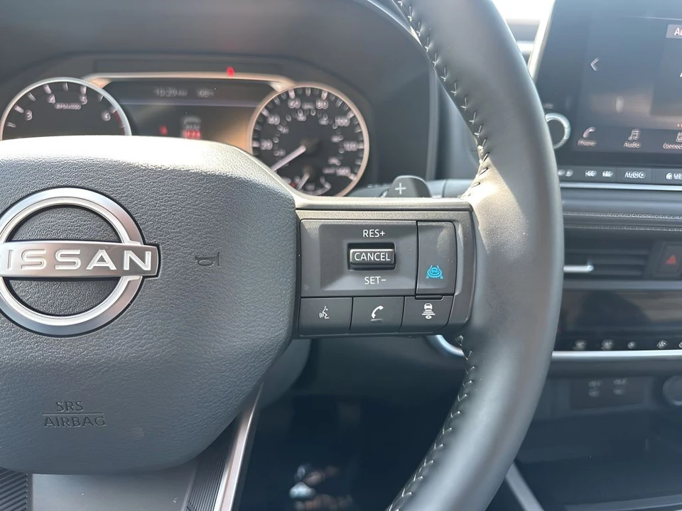 2025 Nissan Rogue - Image 15 of 21