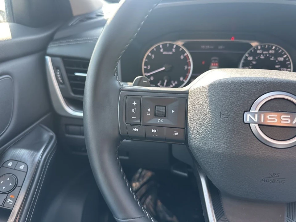 2025 Nissan Rogue - Image 14 of 21