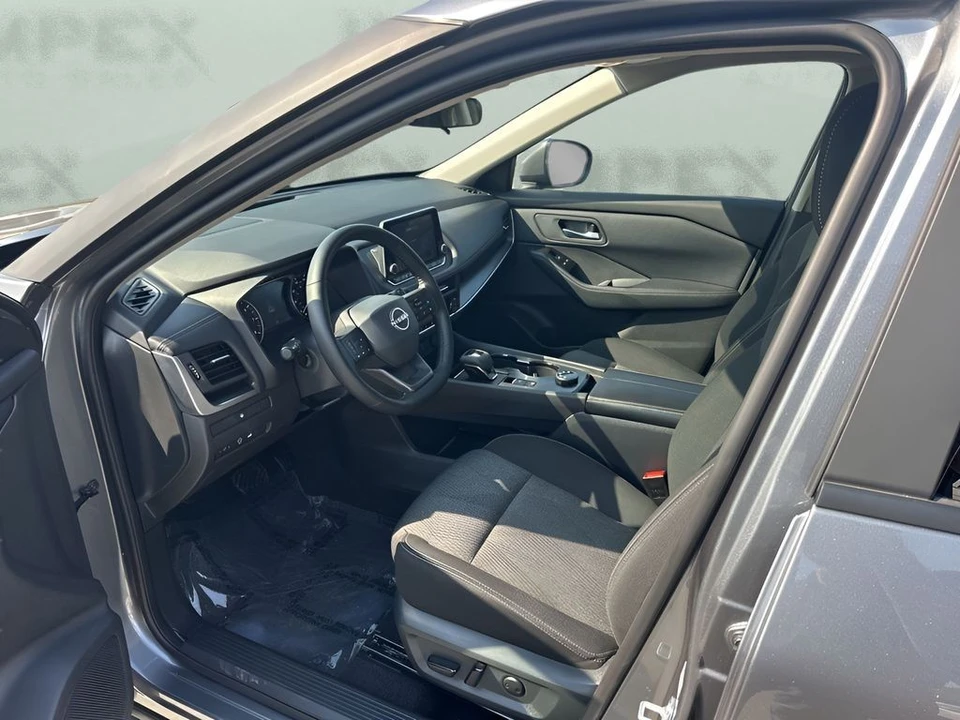 2025 Nissan Rogue - Image 9 of 21