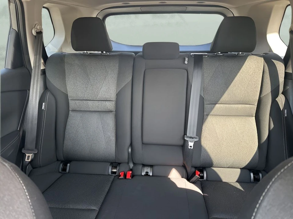 2025 Nissan Rogue - Image 11 of 21