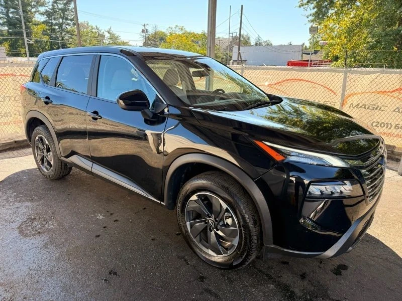 2025 Nissan Rogue - Image 7 of 12