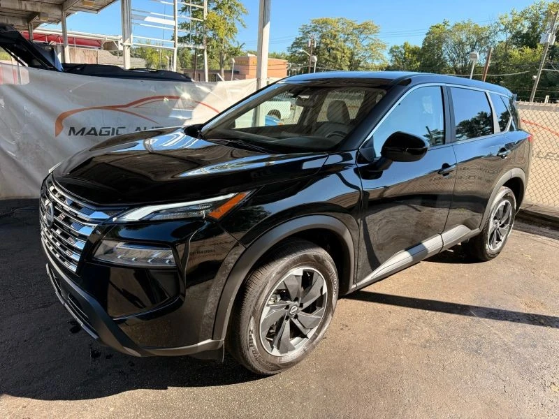 2025 Nissan Rogue - Image 8 of 12