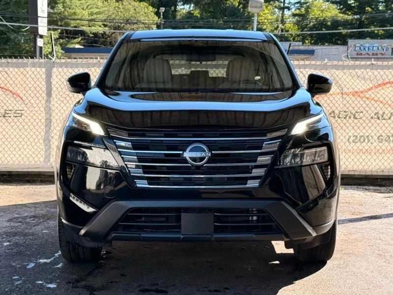 2025 Nissan Rogue - Image 5 of 12