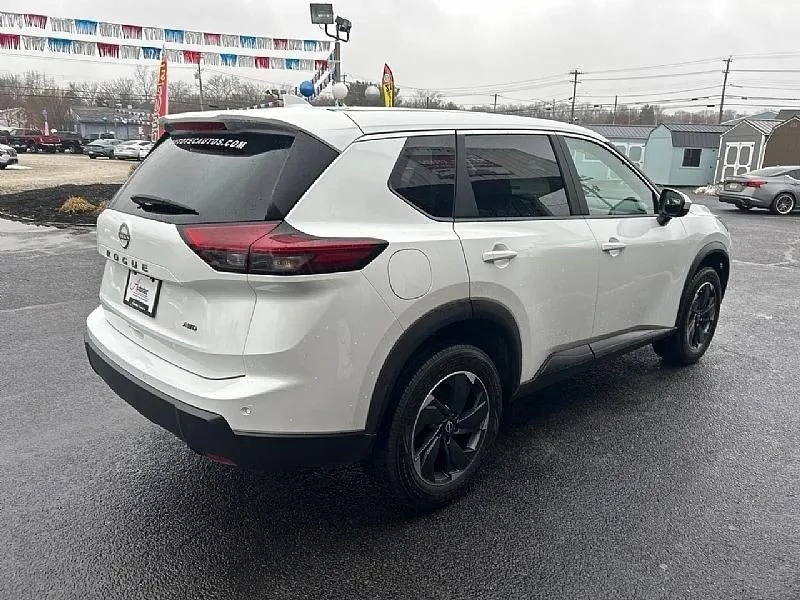 2025 Nissan Rogue - Image 3 of 12