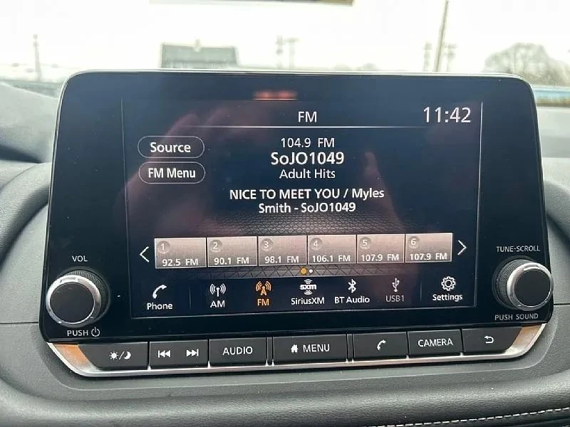 2025 Nissan Rogue - Image 9 of 12