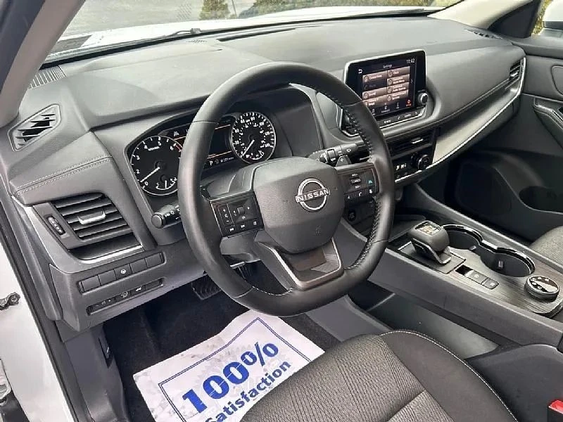 2025 Nissan Rogue - Image 6 of 12