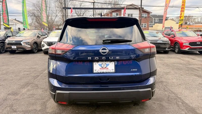 2025 Nissan Rogue - Image 6 of 12