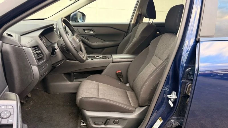 2025 Nissan Rogue - Image 12 of 12