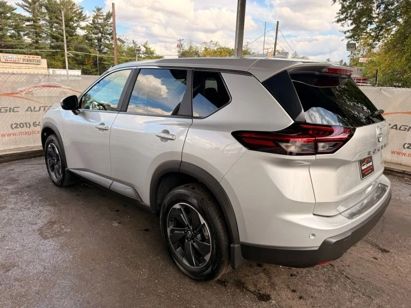 2025 Nissan Rogue - Image 12 of 12