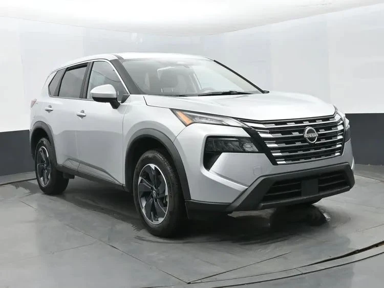 2025 Nissan Rogue - Image 2 of 12
