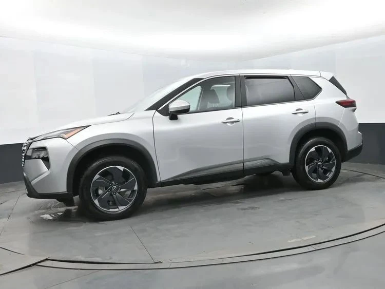 2025 Nissan Rogue - Image 5 of 12