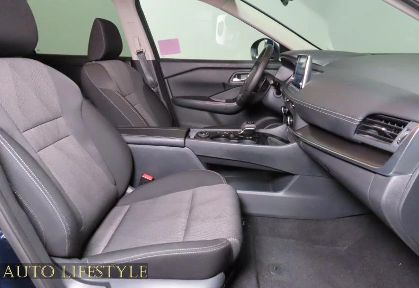 2025 Nissan Rogue - Image 20 of 21
