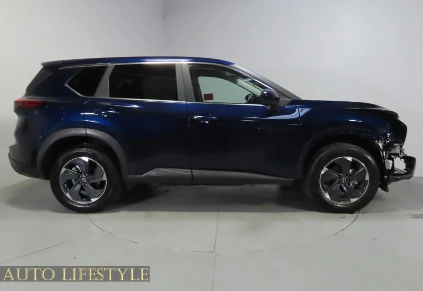2025 Nissan Rogue - Image 9 of 21