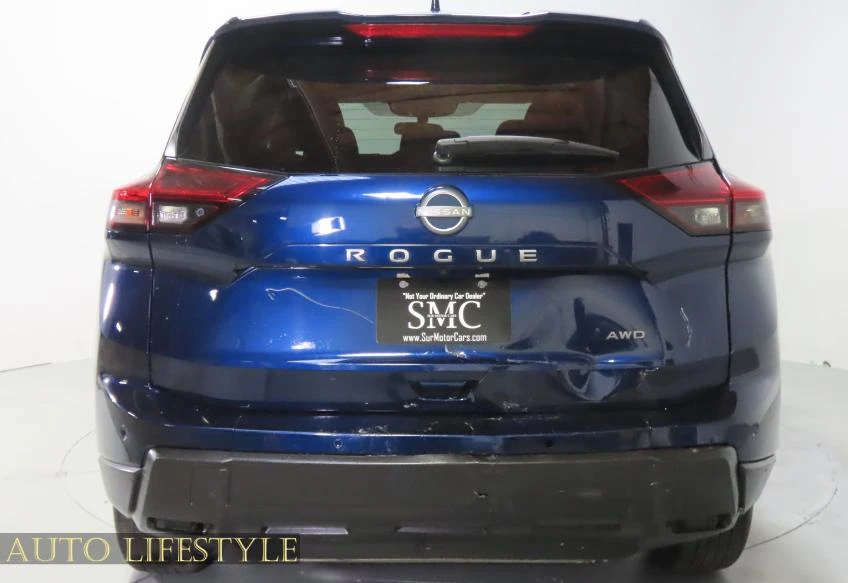2025 Nissan Rogue - Image 12 of 21