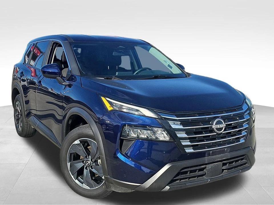 2025 Nissan Rogue - Image 10 of 12