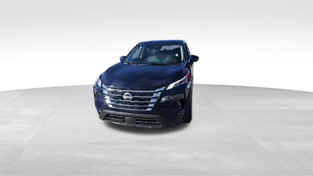 2025 Nissan Rogue - Image 3 of 12