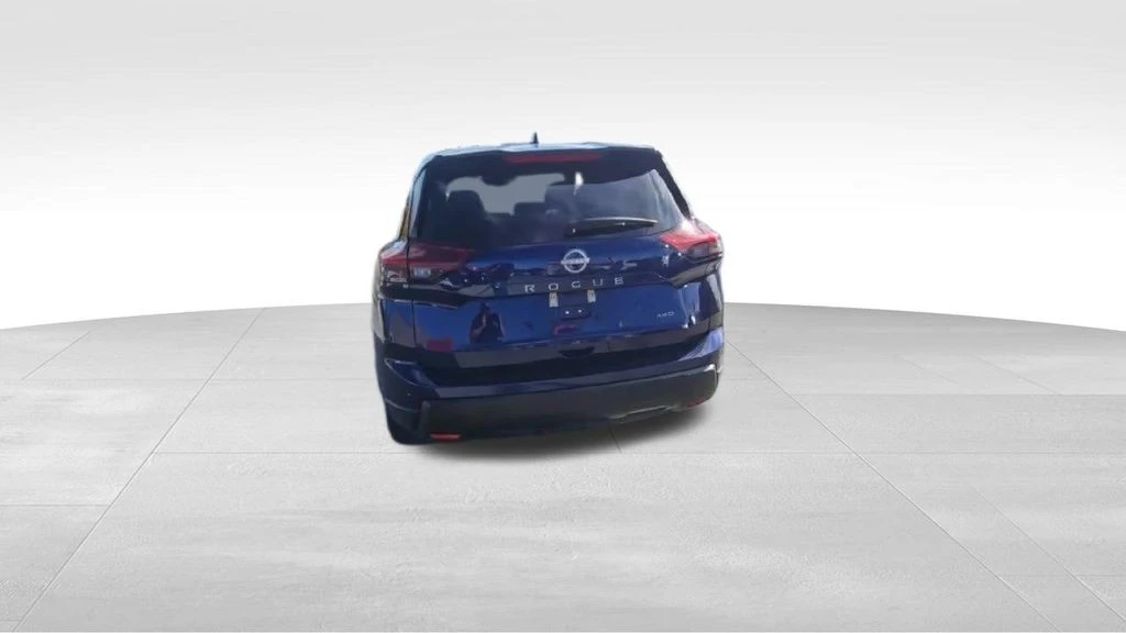 2025 Nissan Rogue - Image 7 of 12