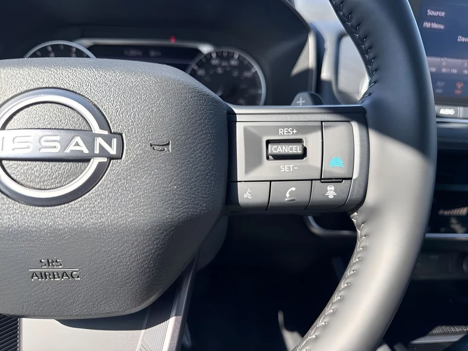 2025 Nissan Rogue - Image 15 of 21