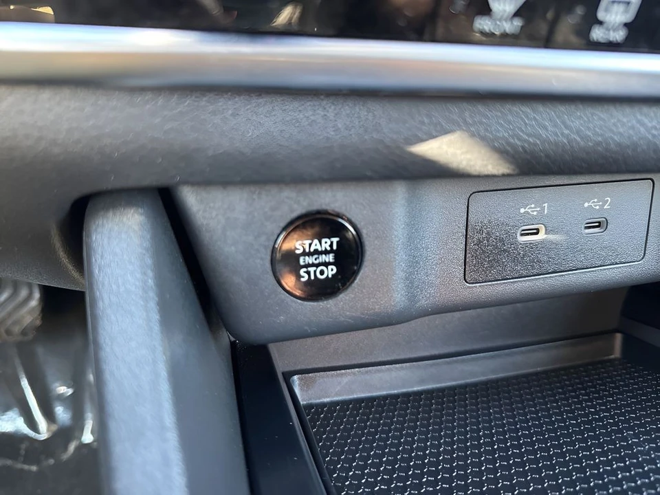 2025 Nissan Rogue - Image 20 of 21