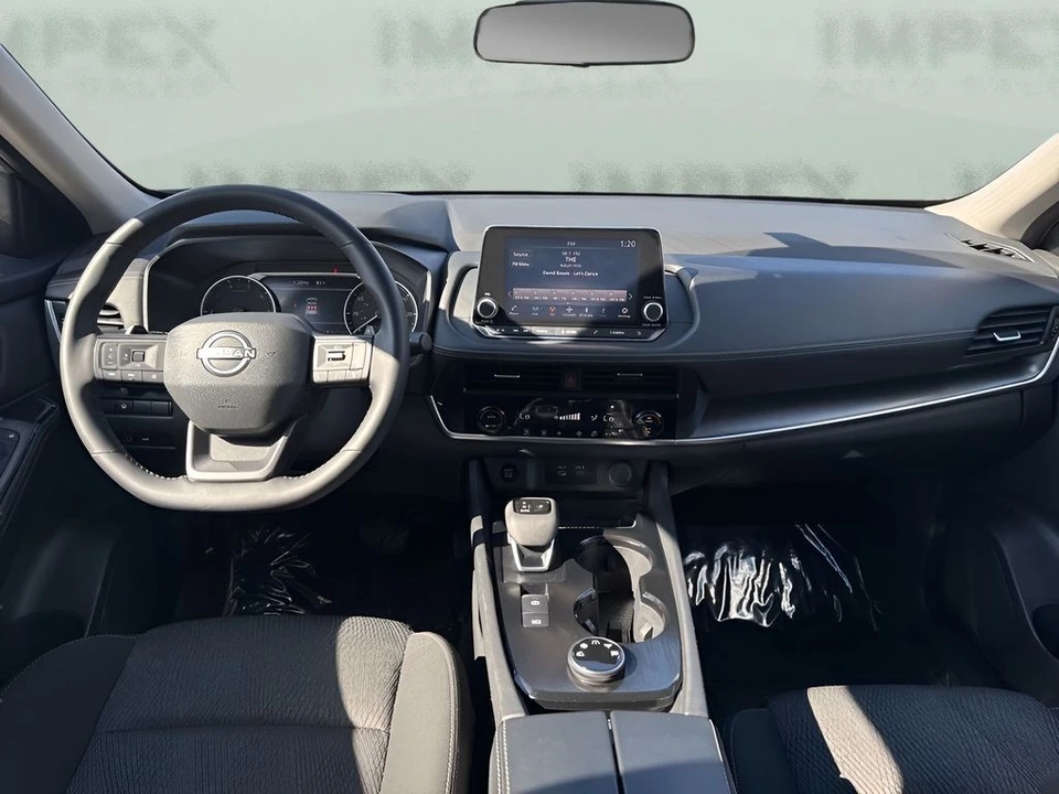 2025 Nissan Rogue - Image 12 of 21