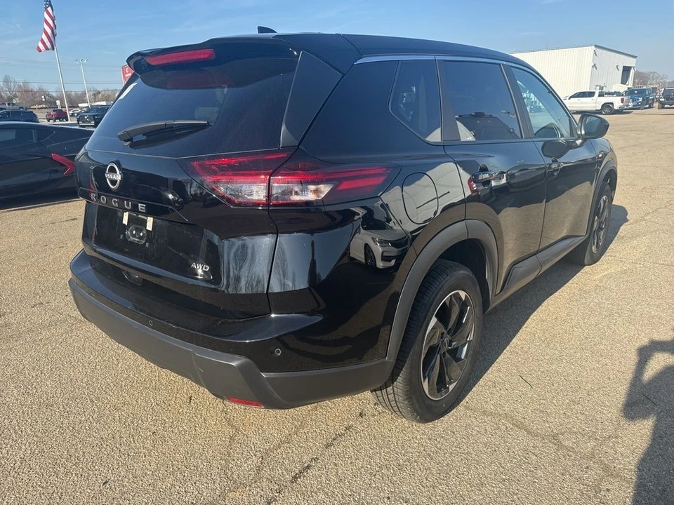 2025 Nissan Rogue - Image 3 of 7