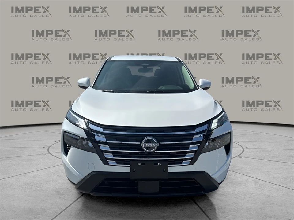 2025 Nissan Rogue - Image 8 of 12