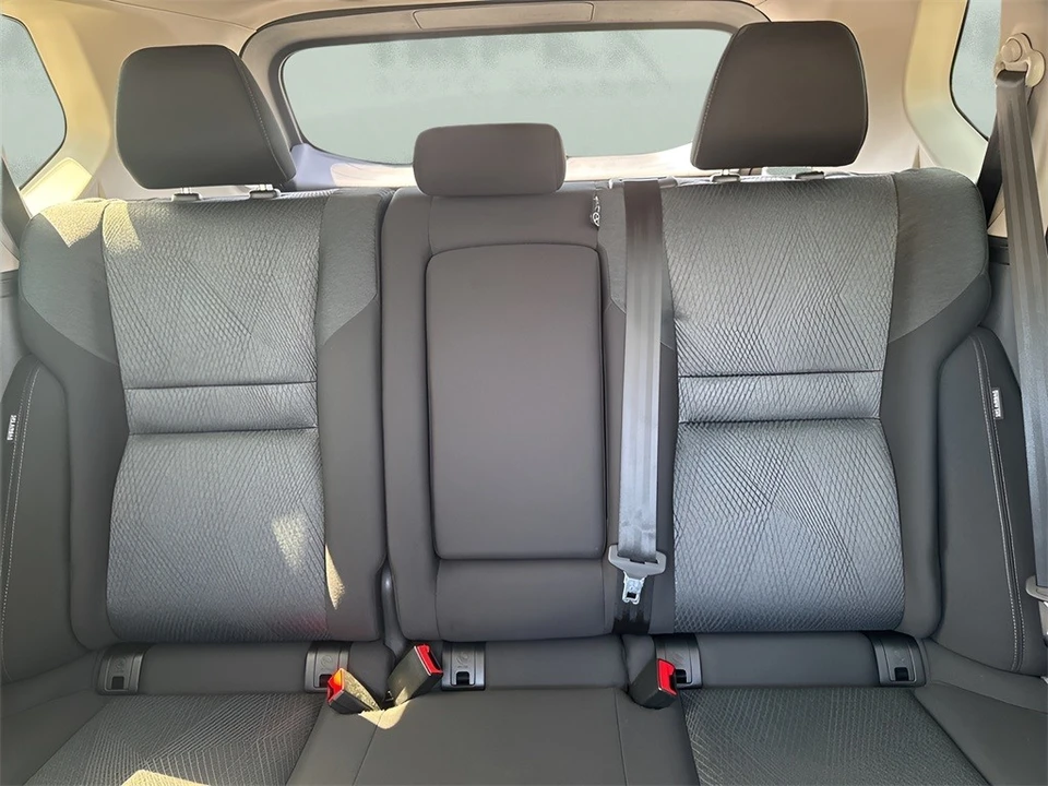 2025 Nissan Rogue - Image 11 of 12