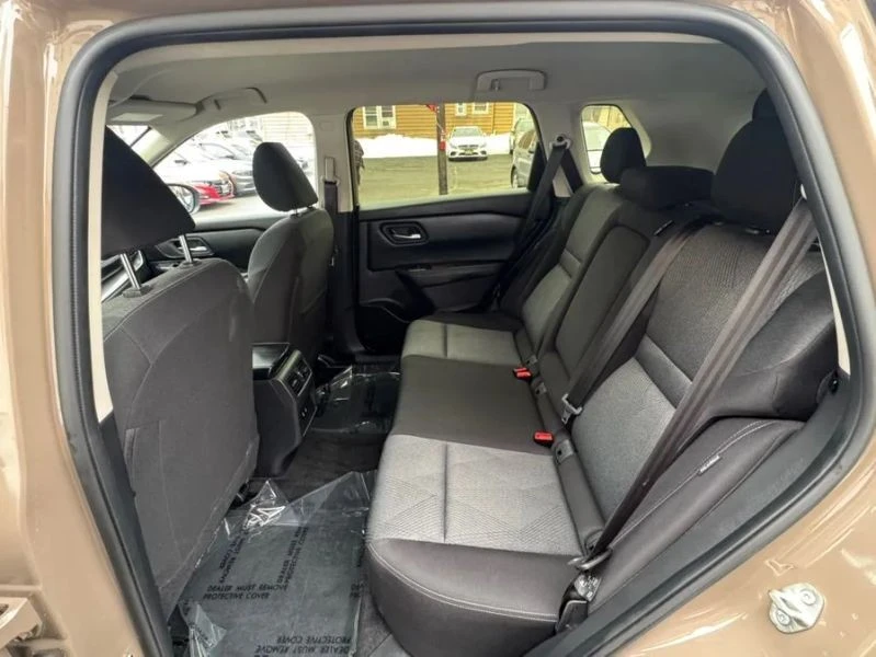 2025 Nissan Rogue - Image 11 of 12