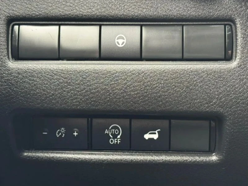 2025 Nissan Rogue - Image 8 of 12