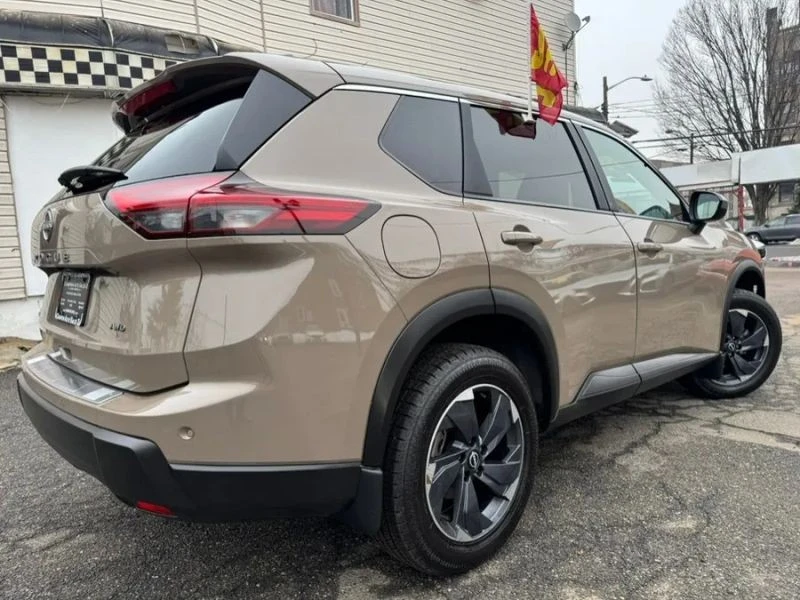 2025 Nissan Rogue - Image 4 of 12