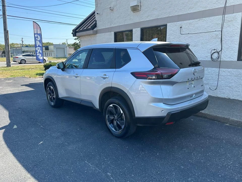 2025 Nissan Rogue - Image 6 of 19